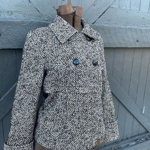 Old Navy brown and white flecked  pea coat size medium. Classic look.
